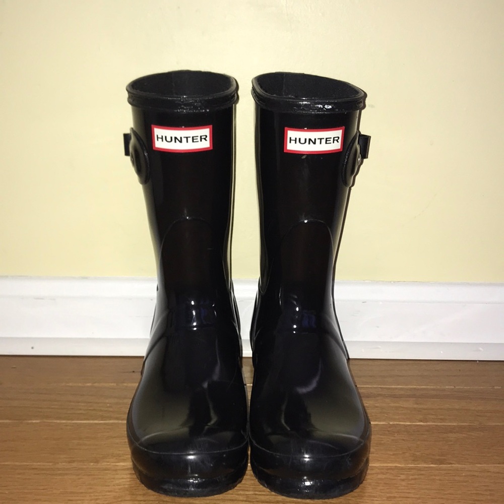 Glossy black Hunter mid calf rain boots
